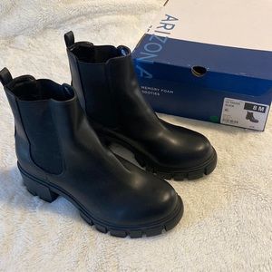 New Black Boots Size 8M